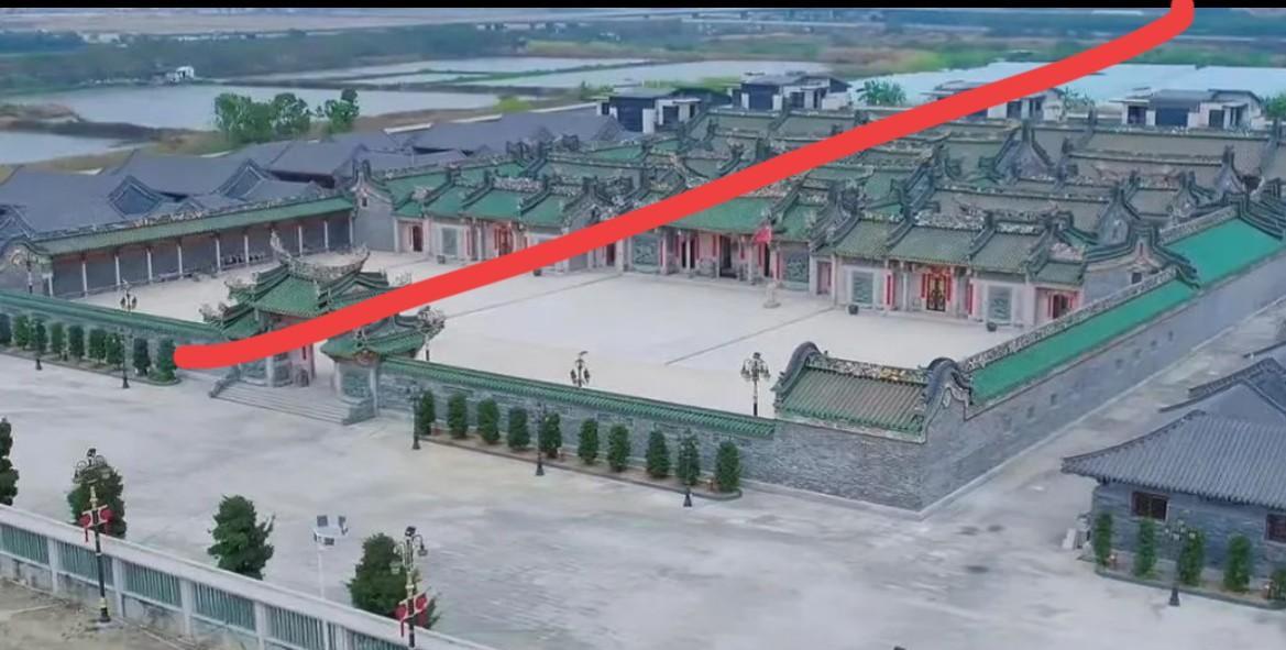 绝美私宅成网红打卡地，却面临强拆！这场争议背后藏着啥？最近英之园火出圈，大