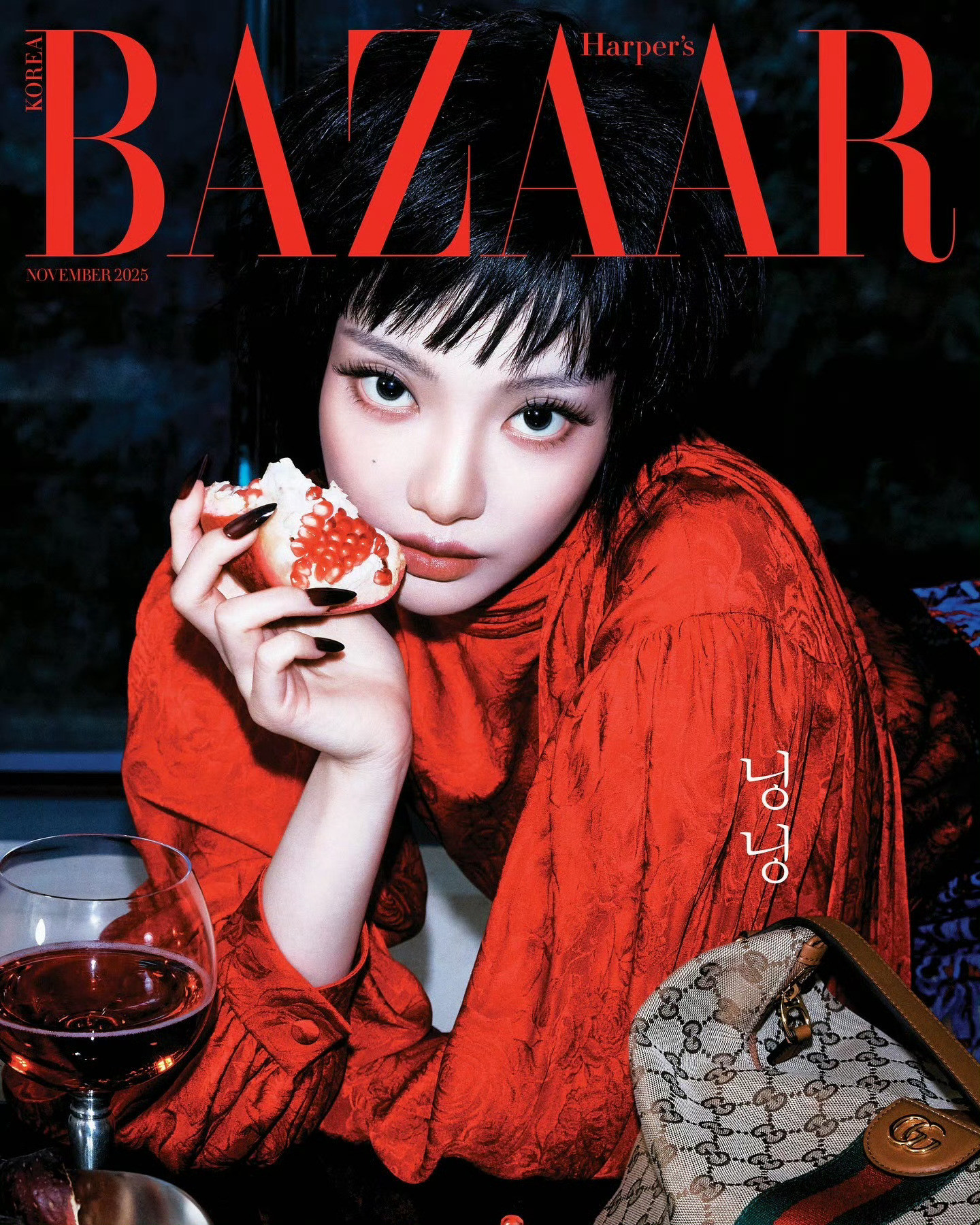 宁艺卓芭莎11月刊封面恭喜这个宁艺卓拿下芭莎11月刊封面上身Gucci
