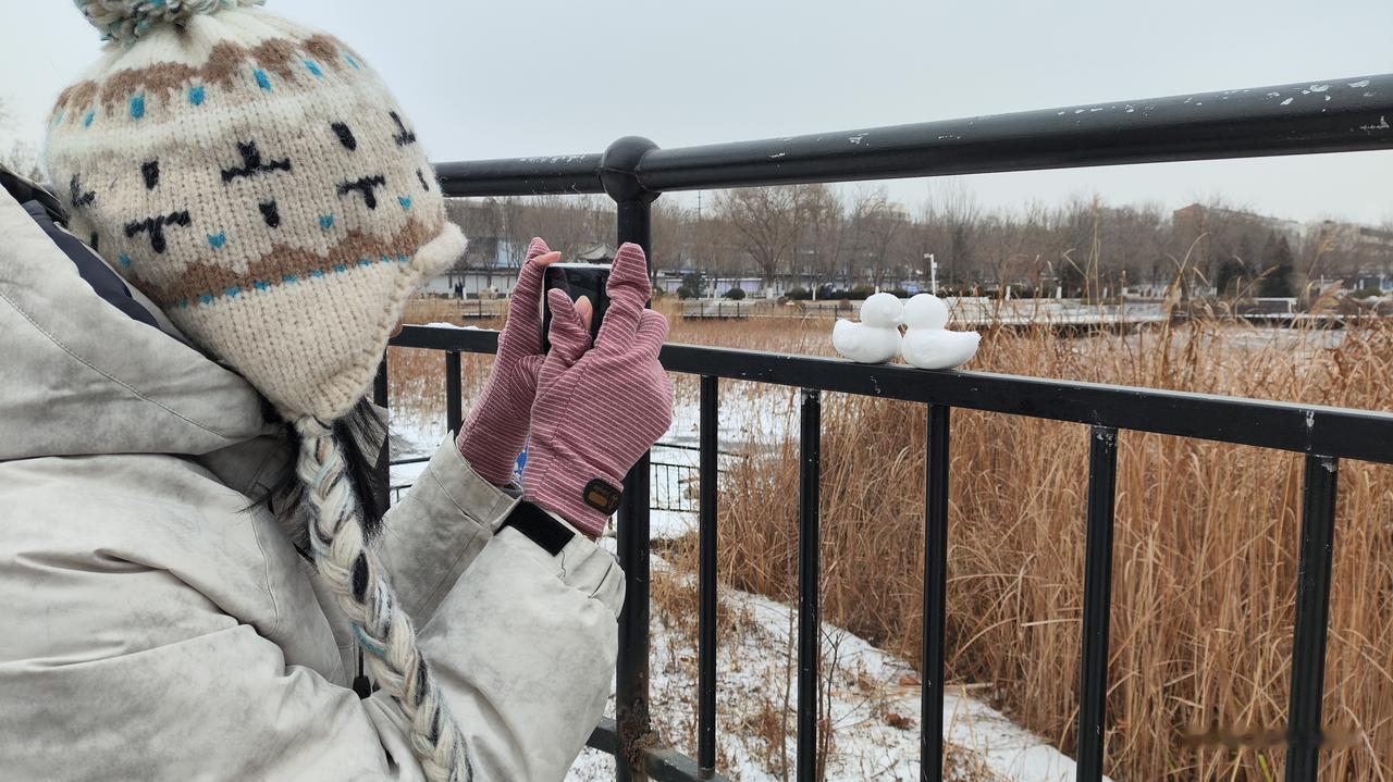 初二青春期孩子好几天没去学校了，这几天就是吃喝玩乐……女儿周三请假回家的，她