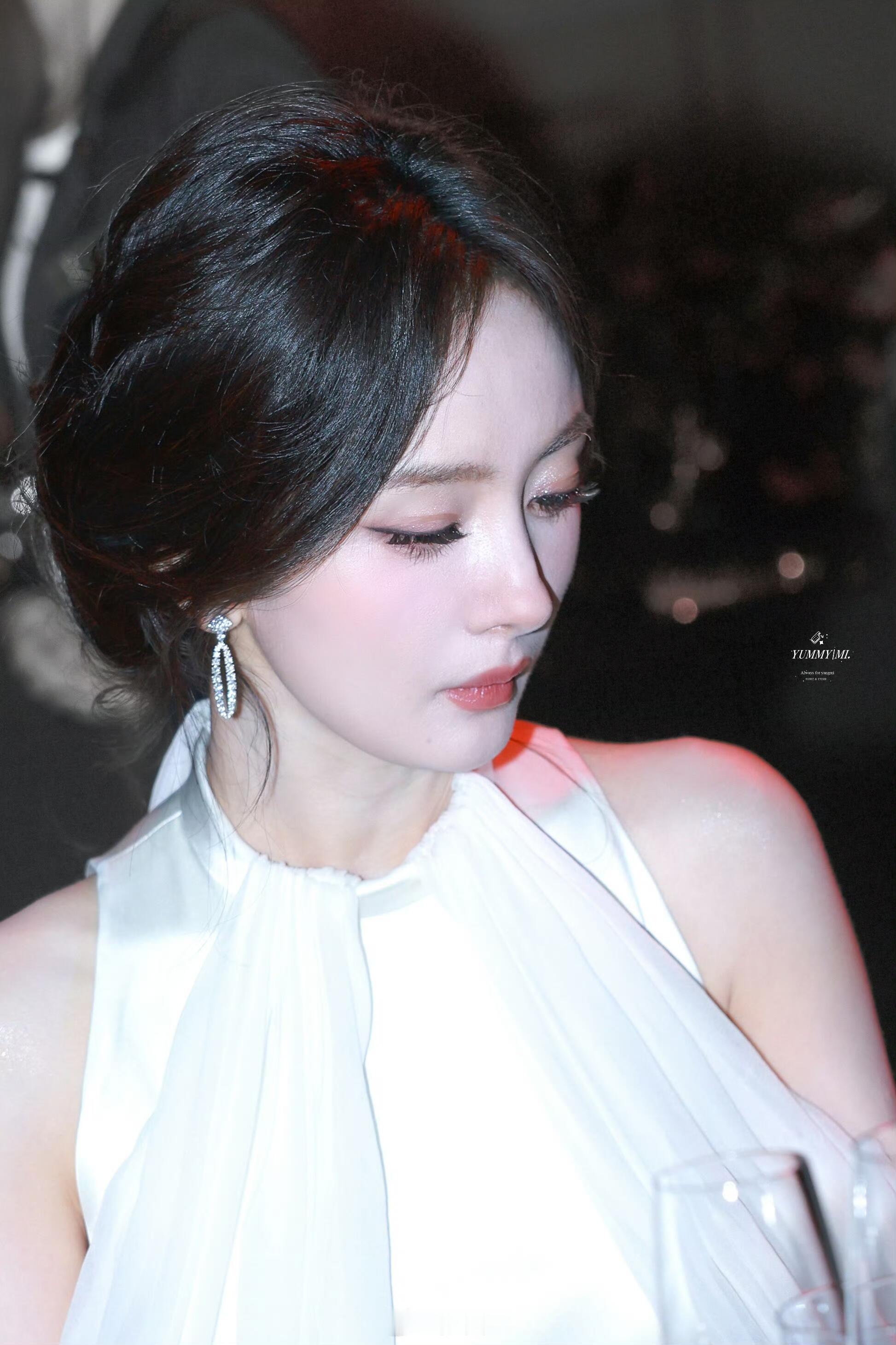 杨幂x2024年VOGUE活动造型