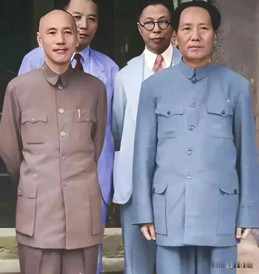 重庆谈判期间，伟大领袖毛主席和蒋某人的高清照！为了民族大义和抗战胜利，国共两党