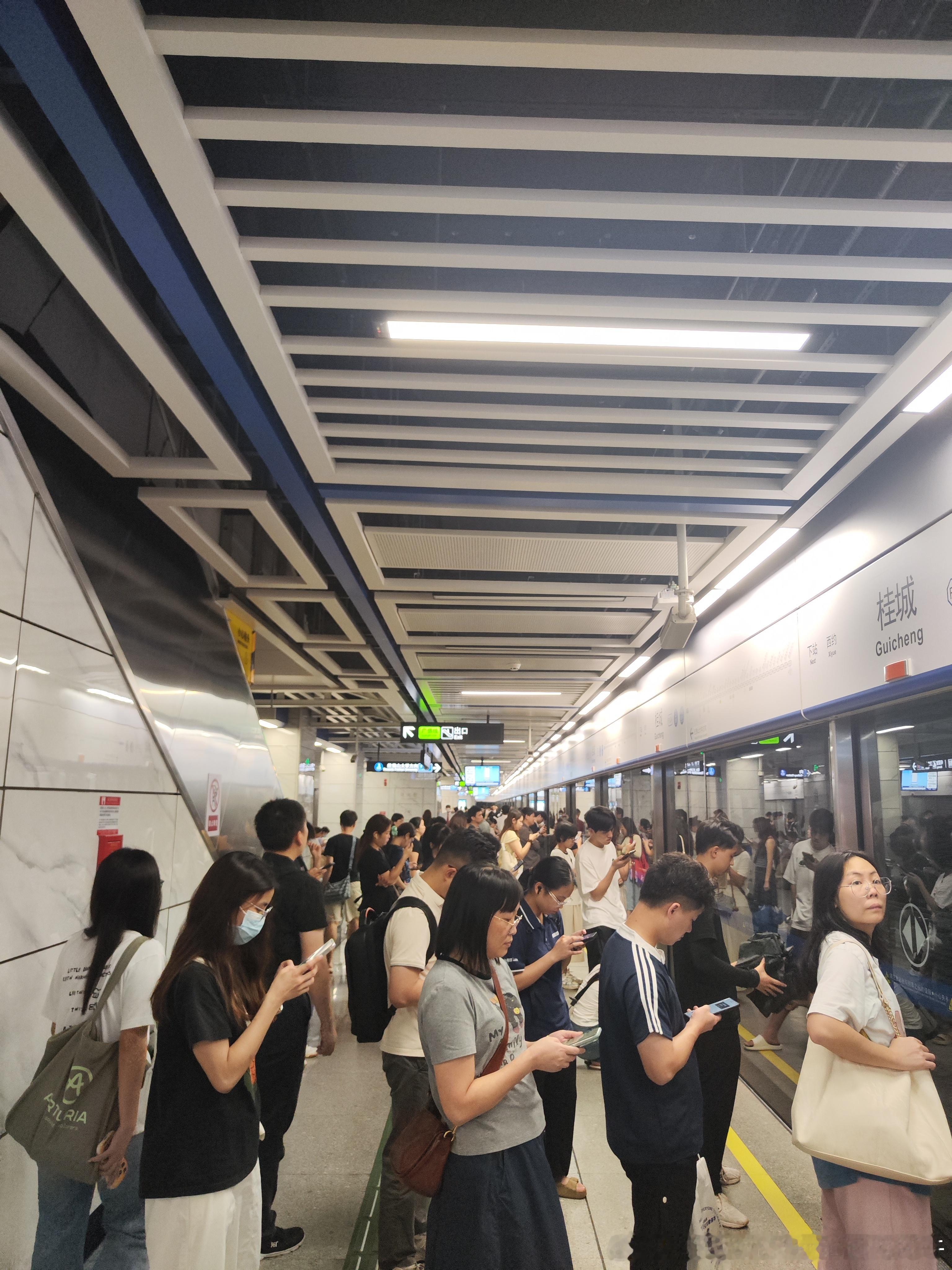 佛山地铁网友：2026.6.29，周一，P1-2：18点35分，佛山地铁3号线