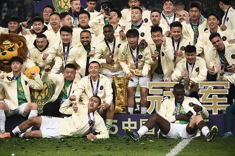 河南队0：3被狂揍，三个人是罪魁祸首害了河南队，痛失足协杯冠军。一，媒体和解说