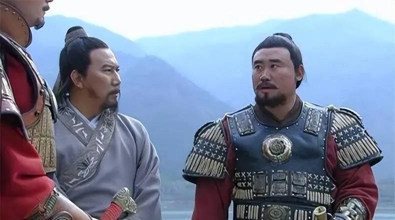 1362年，明军猛将胡大海正在观看士兵操练，蒋英拿出铁锤，将其脑袋砸烂，一代名将