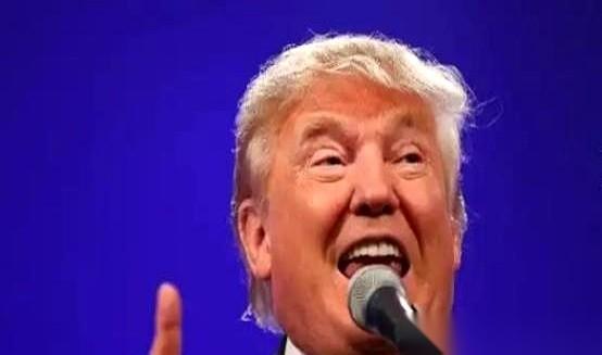 哥们，你知道最逗的是什么吗？是看着一个自以为是的牌王，拿着一手王炸，最后把自己