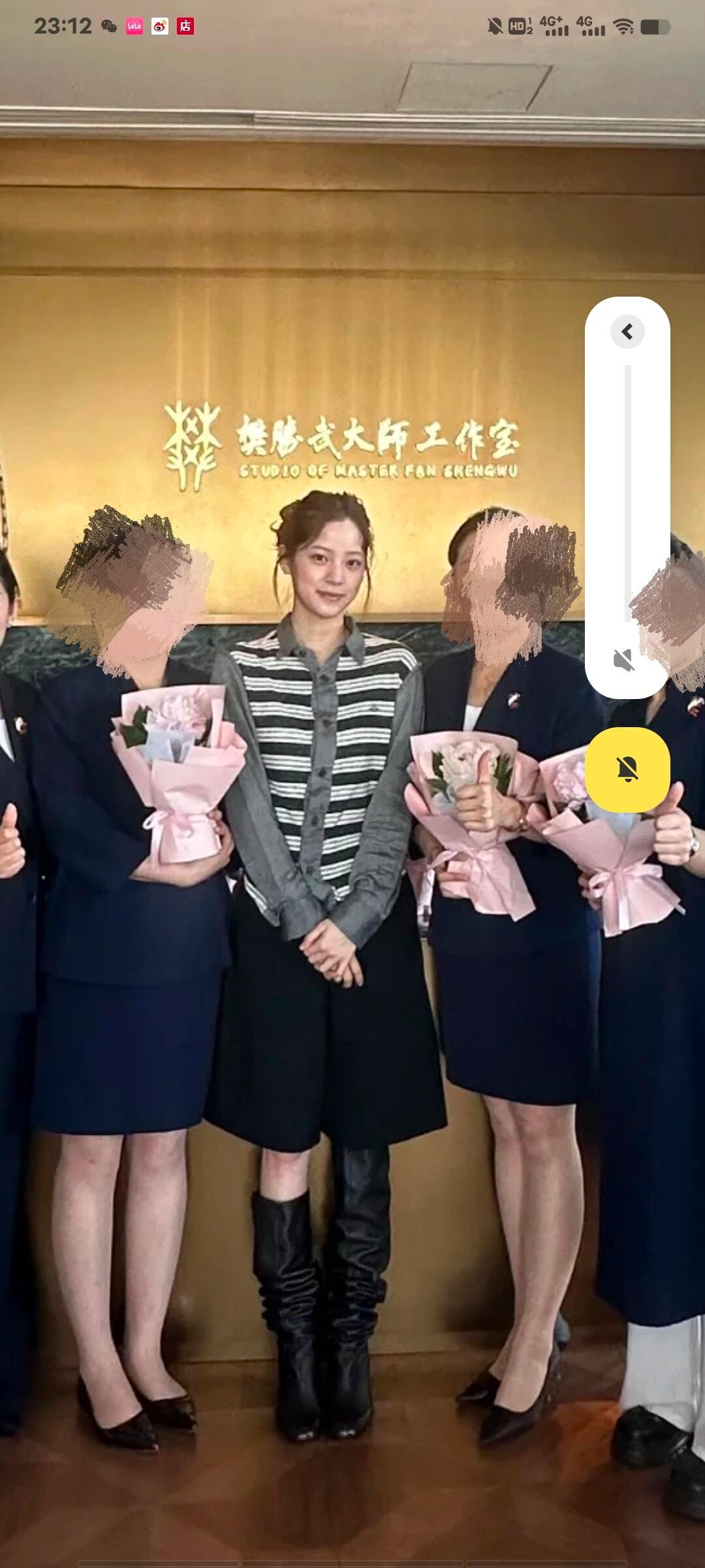 欧阳娜娜的这双靴子这双靴子好好看啊蹲一下是什么牌子但是首先确实是腿好看​​​