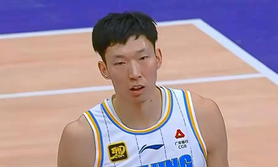 周琦老婆发文感謝周琦在最困难之际，是广东宏远伸出援助之手，收留周琦，从此家庭和
