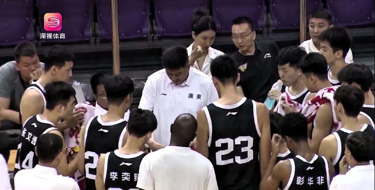 恕我直言，杜锋对徐昕仍然有刻板印象，打新西兰漏防三分便替换，不太相信球员自己有调