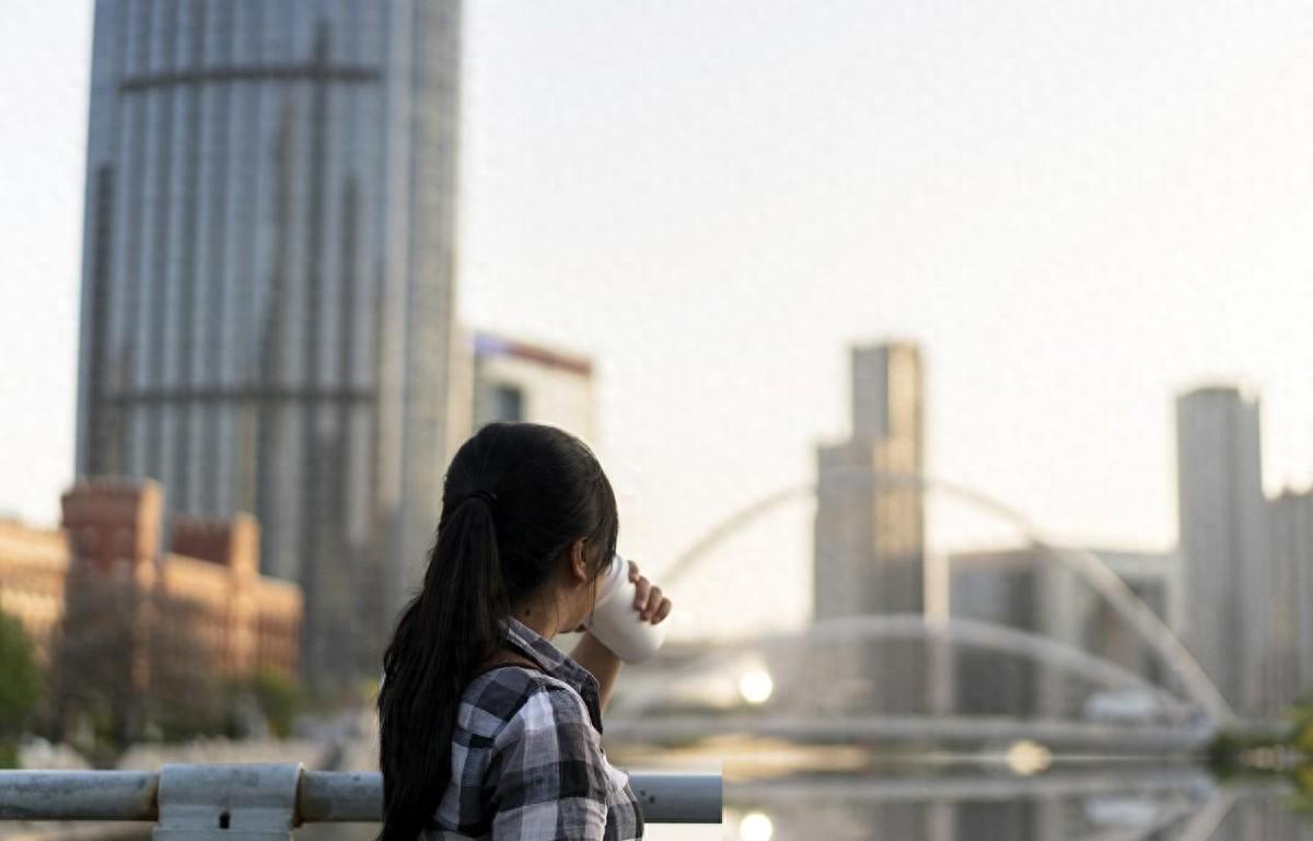 留学英国的华人感叹：如今的英国，已经相当于中国的二线城市一位在伦敦读书的华人留