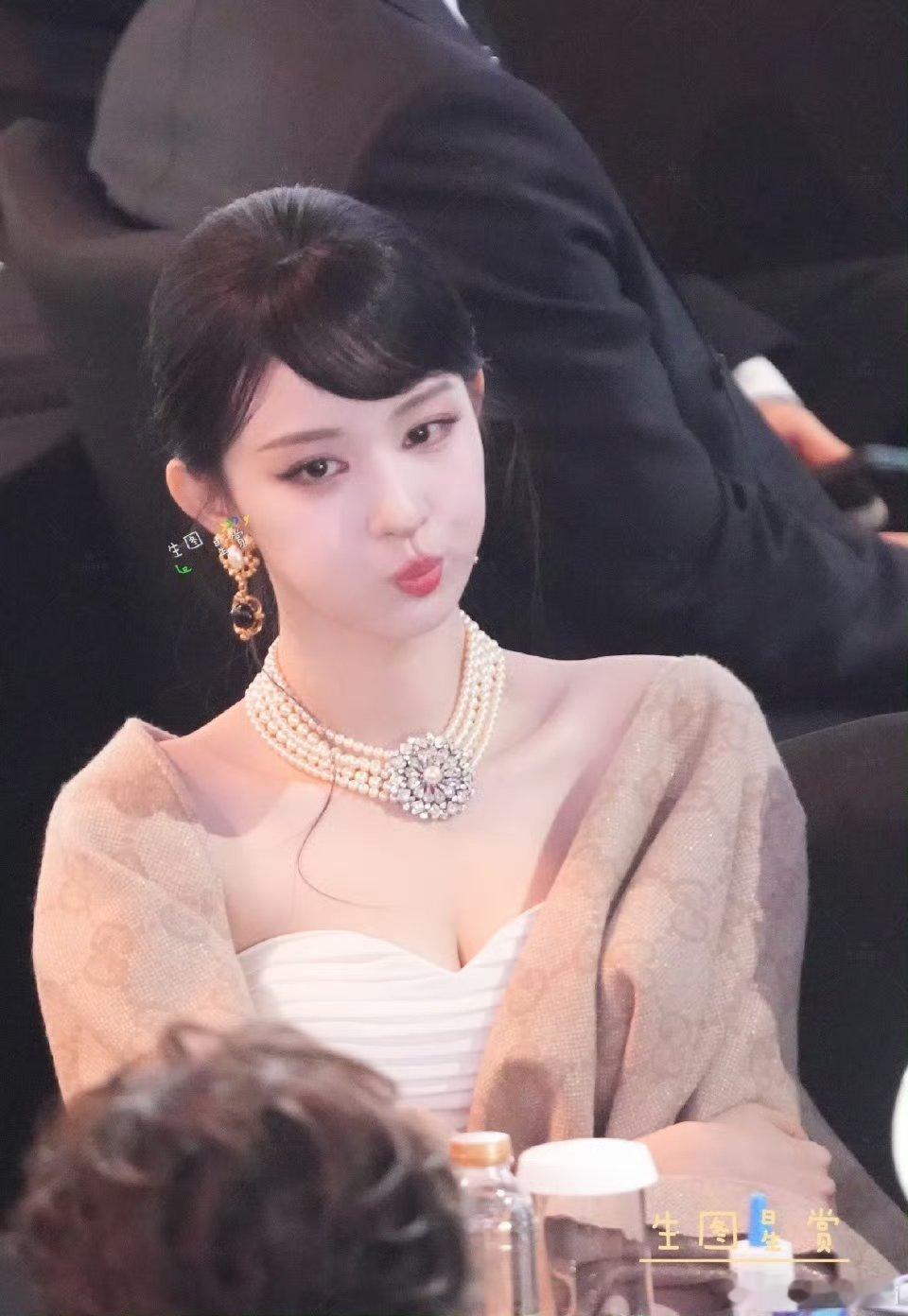 王楚然敖瑞鹏都是笨蛋美女帅哥啊两个人的互动好有意思可以合作嘛