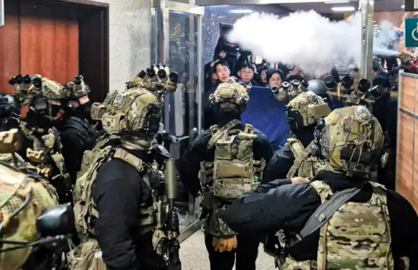 提起美国最近的事情，那叫一个乱。光是明尼苏达州就让不少华盛顿政客寝食难安。前阵子