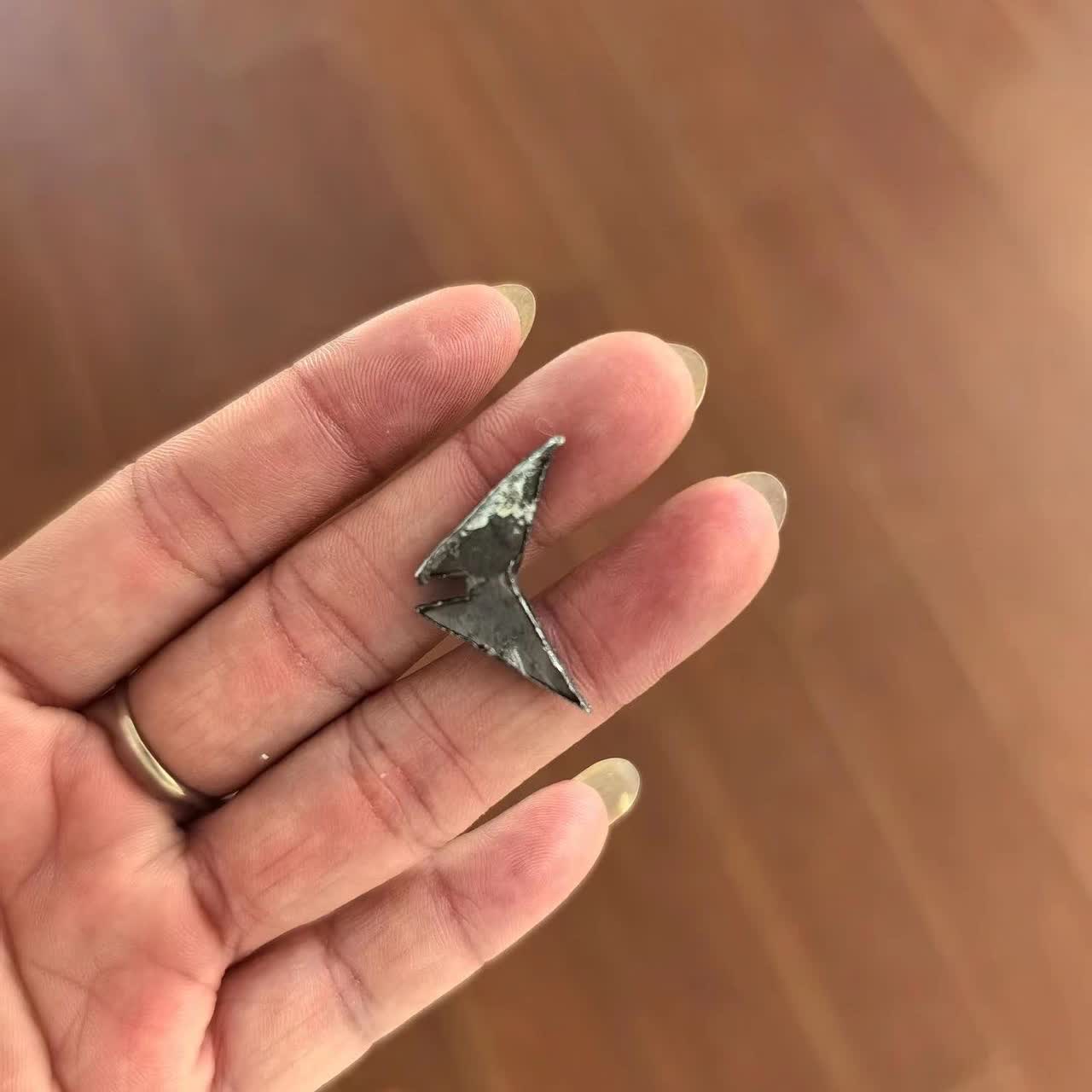 就这玩意，扎我胎，昨天一个，今天一个，请问我该找谁？