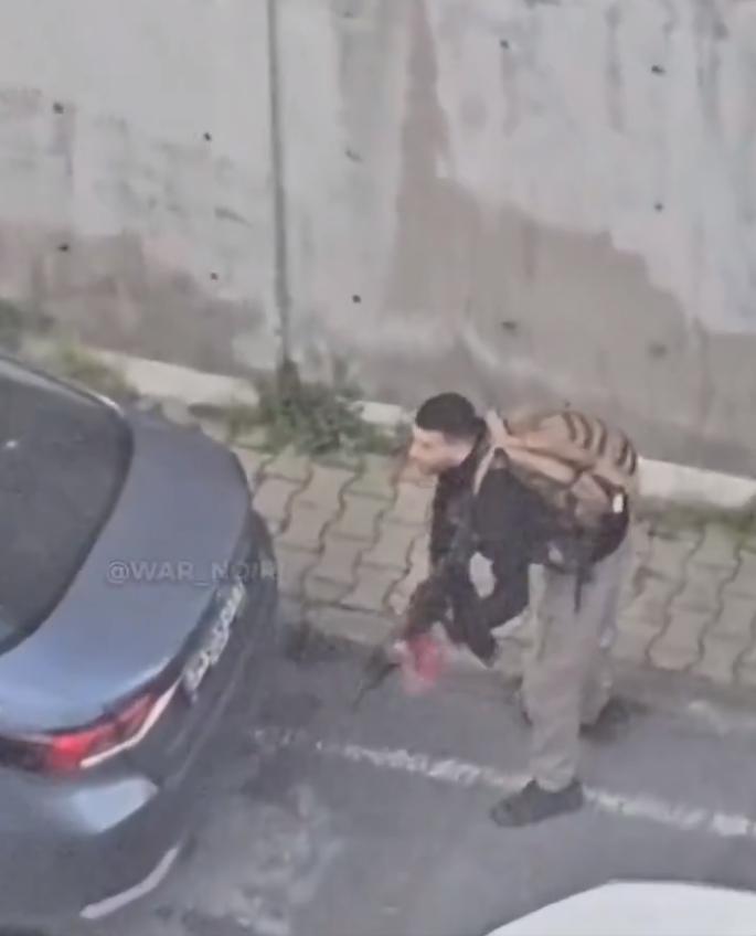 土耳其/以色列：枪手袭击以色列驻伊斯坦布尔领事馆。两名袭击者被击毙，数名警察受伤