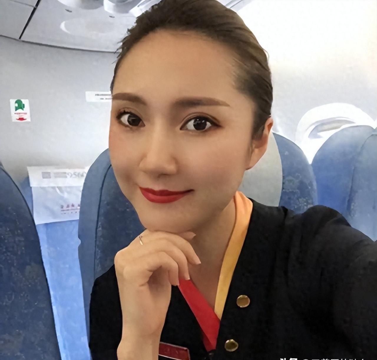 成都空姐与头等舱乘客，一场不一样的爱情故事那大概是2018年吧，成都飞广州的早
