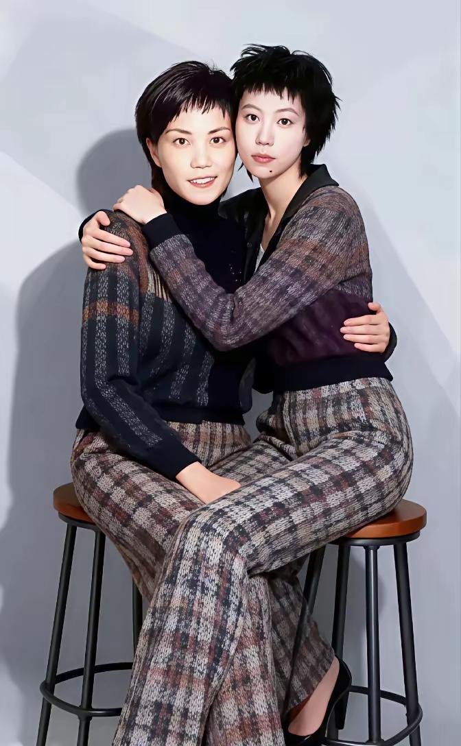 王菲给窦靖童的，哪是钱能堆出来的底气？2016年那个采访我翻来覆去看了三遍