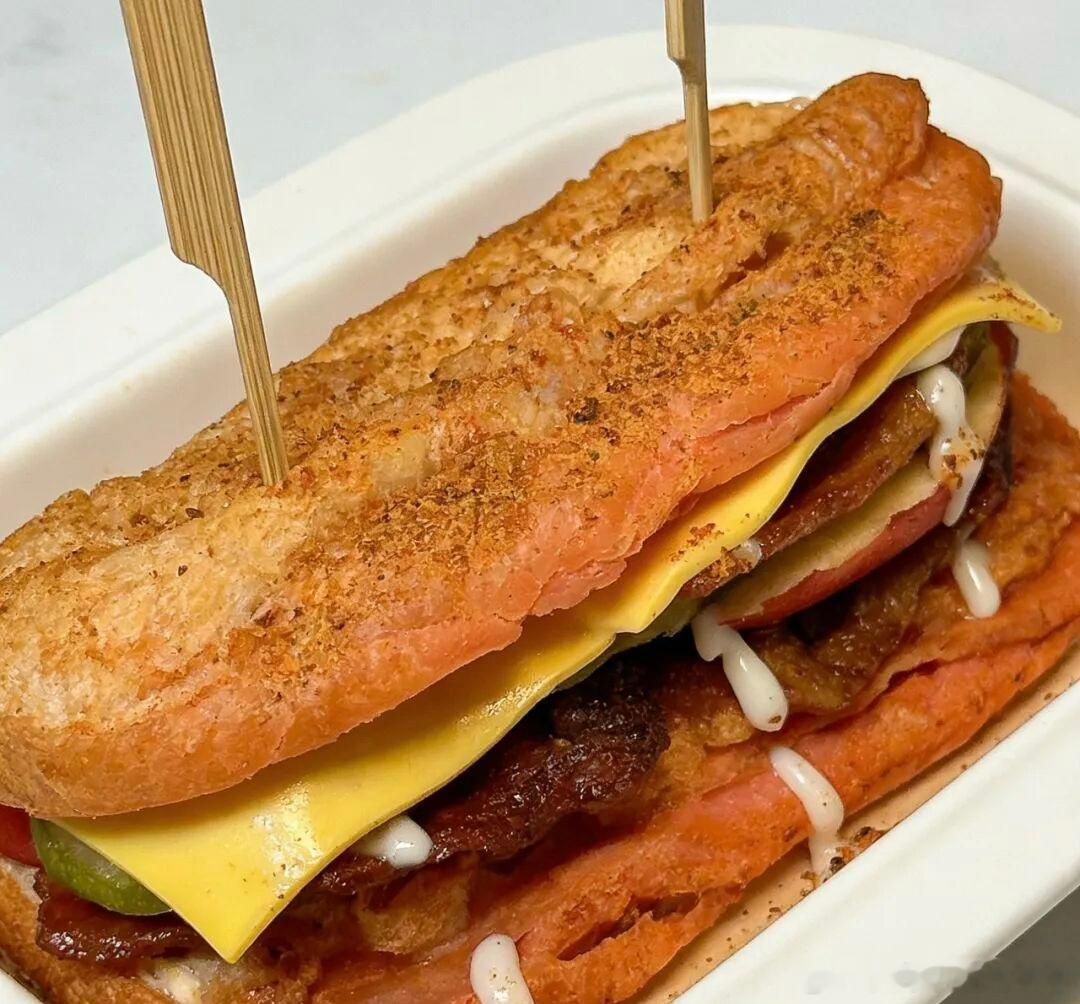 淀粉肠进入瑜伽裤时代美食的最高境界，是让平凡的食物变得不平凡。