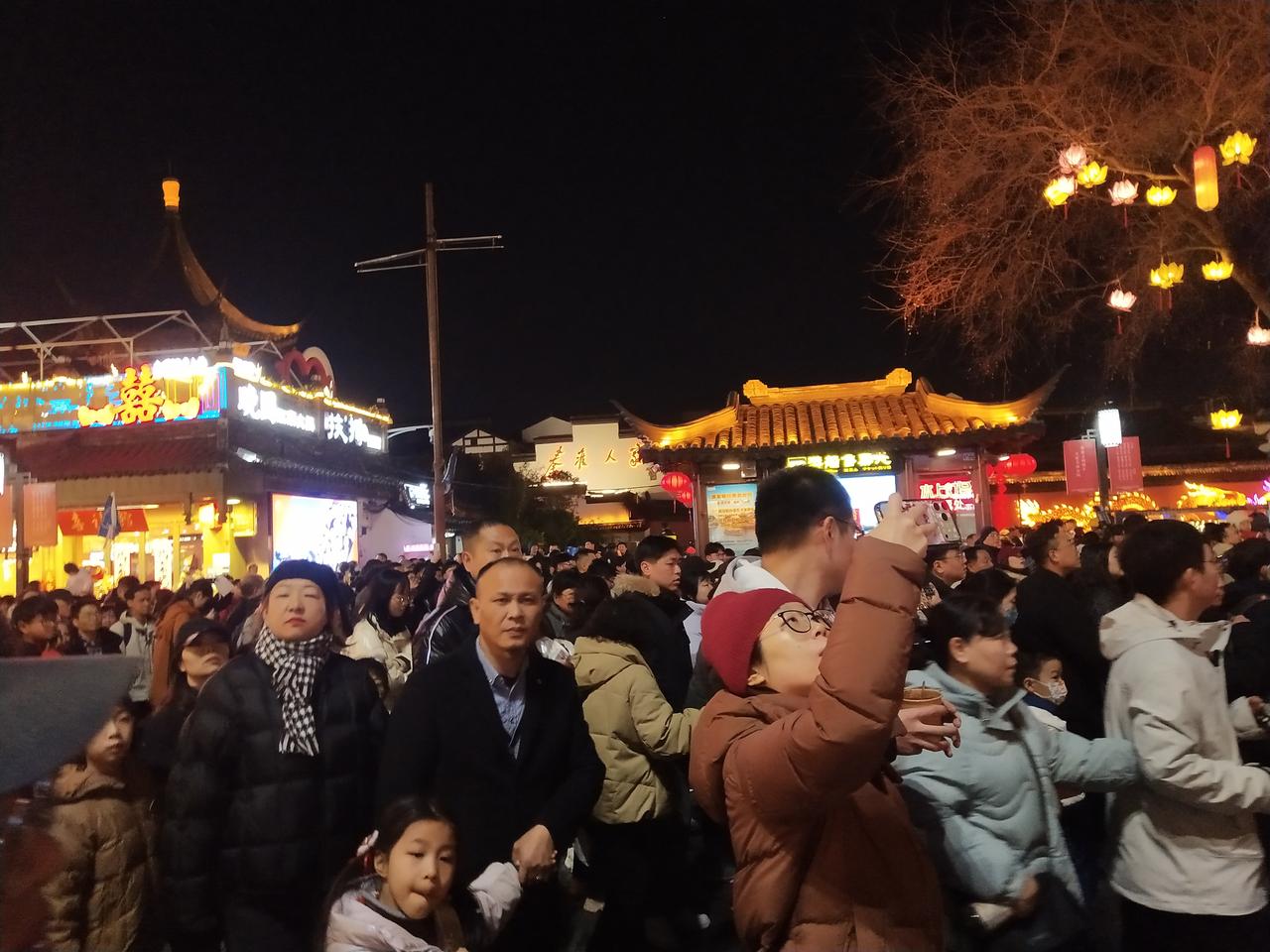 53岁，自驾游流水账。今天我们在南京玩了两个景点，上午去的是总统府下午去的是秦