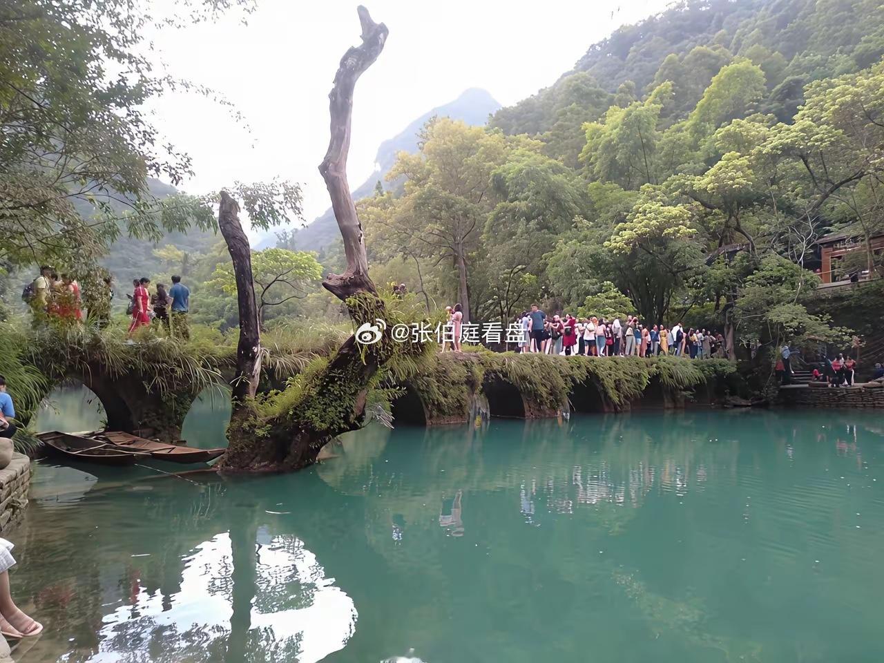 普通大学生就业最不能去的五个城市第一：北京。清华北、人大、北理、北航…你一个211过来都得最牛马，何