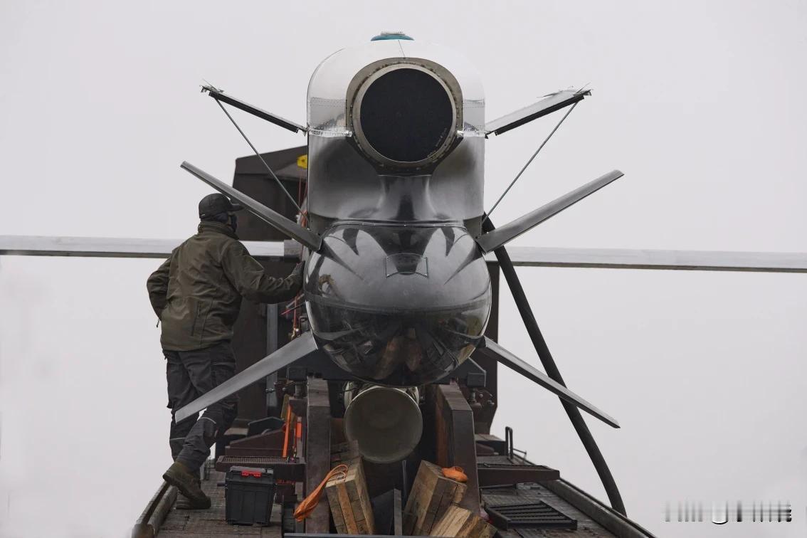 俄罗斯电报新闻频道Astra12月6日称，乌克兰用巡航导弹袭击了俄罗斯梁赞炼油厂