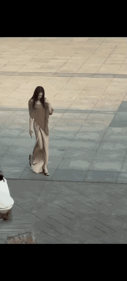 有一说一，这个小姐姐是真的漂亮。