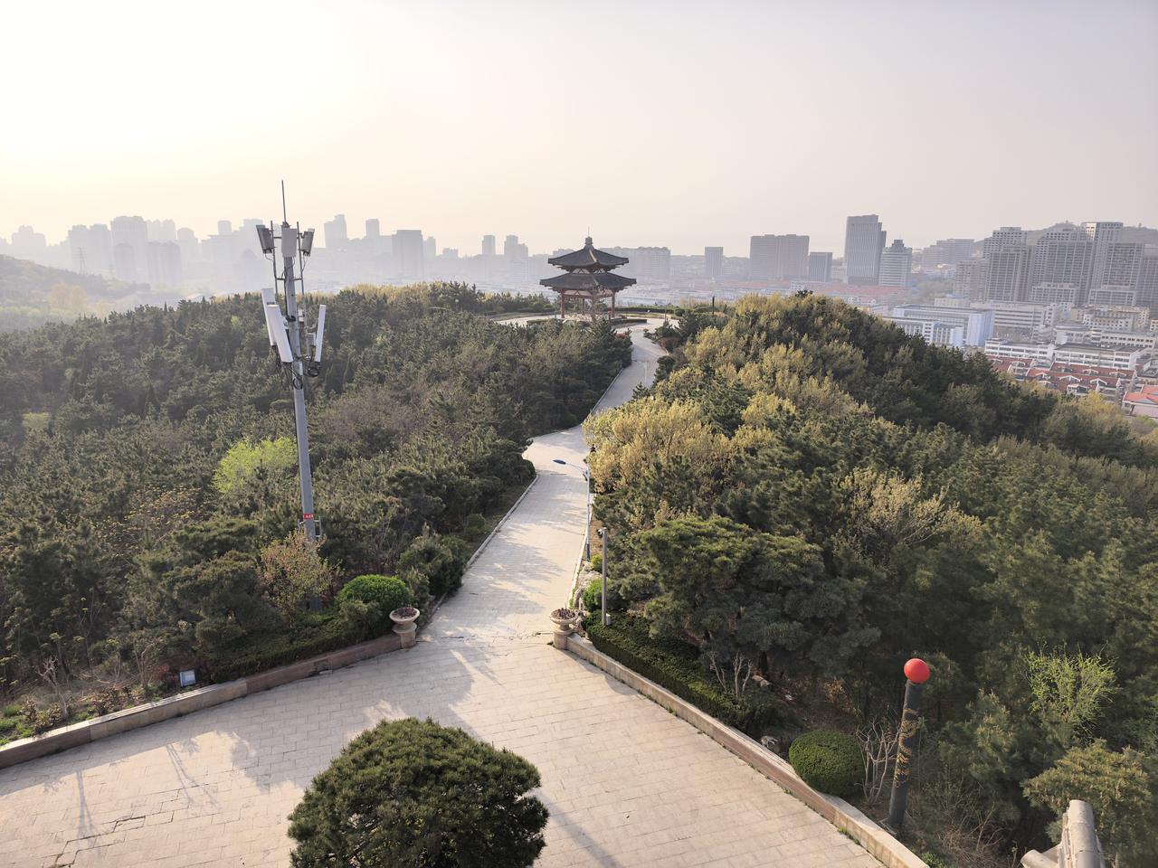 网络意识形态的斗争非常激烈，开展非常困难，主要有以下原因：一是那些拿钱搞事的