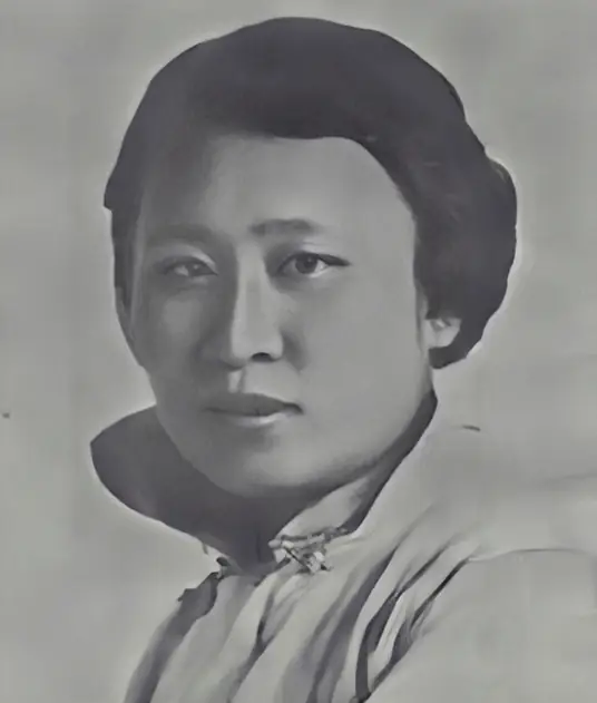 1949年6月，上海刚解放，陈璧君就被关进提篮桥监狱，她一点也不服气，刚被押进去