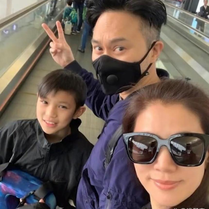 张智霖袁咏仪的教育方式，戳中了多少普通人的痛点张智霖袁咏仪送儿子去英国读书