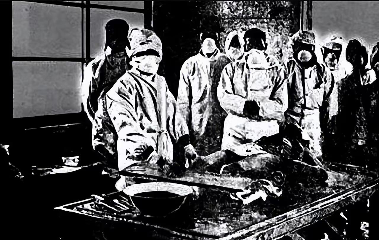 战争碾碎的尊严！日本女军医回忆录揭露：白俄女俘的遭遇，比死亡更绝望女人被俘