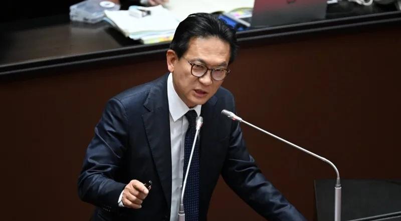 赖清德“台独”路上突刹车，其嫡系人马林俊宪却想踩油门，要大陆别妄想统一，管好