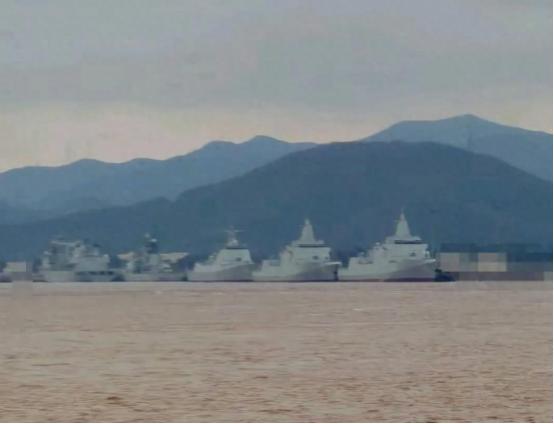 好消息扎堆！东海舰队喜提2艘055，福建舰卫星照直接把美媒看懵了 先说说让美