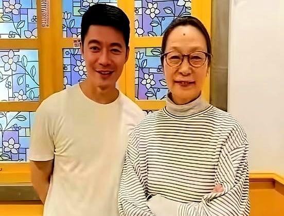 本周最抓眼球的不是哪部剧口碑逆袭，而是65岁金鸡影后奚美娟突然被卷进“亲子鉴定式