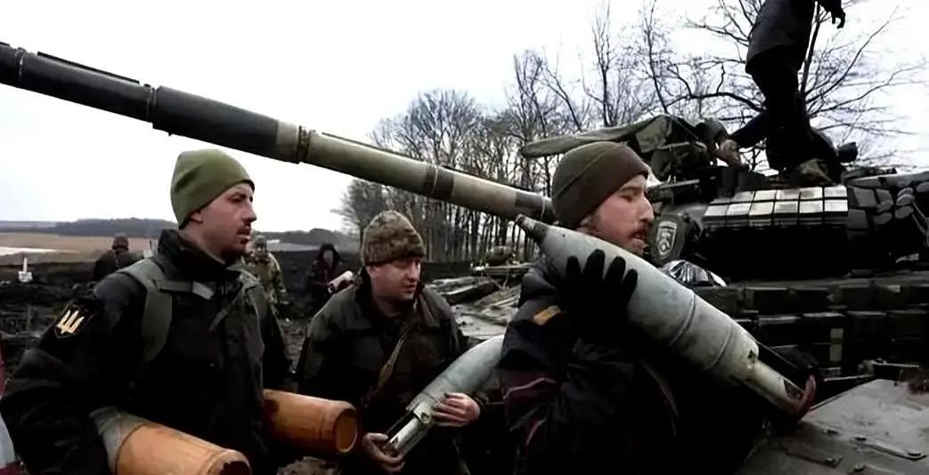 最可怕的，从来不是打得有多凶。是打累了，大佬们坐下来，开始分蛋糕了。而那个叫乌克