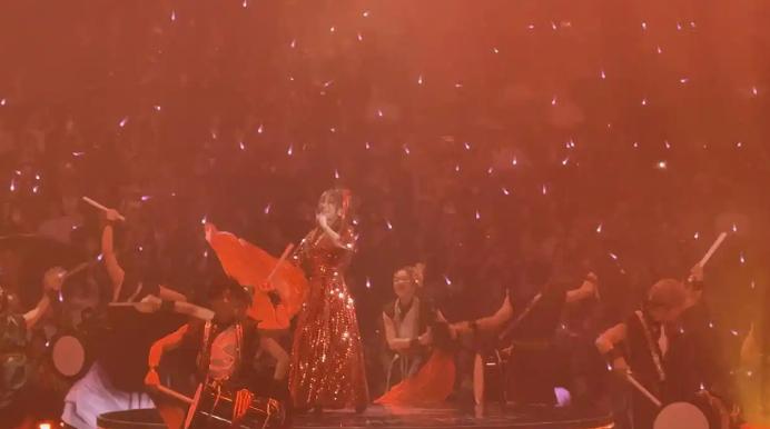 大家发现没有，现在的年轻人是真醒了，不再像以前那样盲目追星，谁的账都买。就说那些