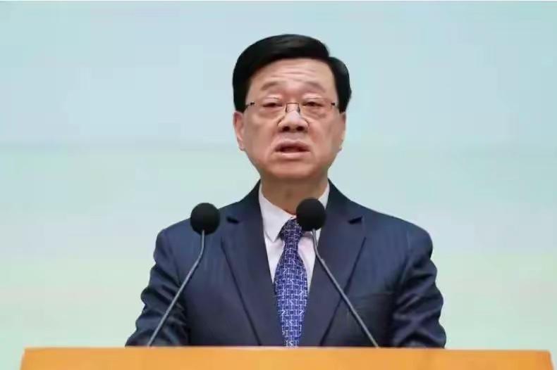 香港这次，终于不再自己闷头干了。香港首次搞五年计划，还跟内地十五五保持步调一致