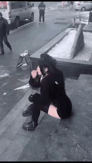 有一说一，小姐姐应该有点不开心。