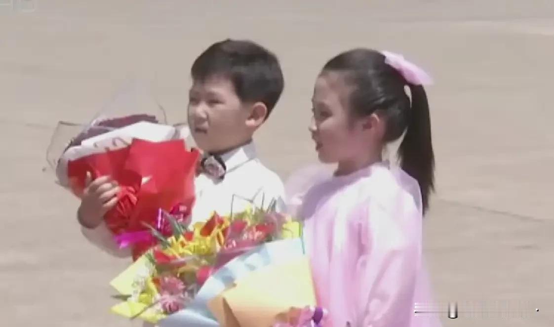 我敢说，这样简单、质朴、干净、精神、阳光的穿着，全世界只有朝鲜有。人的精气神
