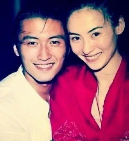 王晶曝张柏芝谢霆锋离婚原因谢霆锋张柏芝离婚真正原因浮出水面，不是当年让小谢顶着青