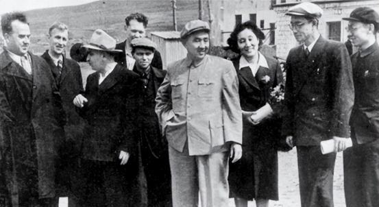 他缺乏干劲，应调动？在地方突然被召回部队，薄一波：有什么意见“1958年2月的