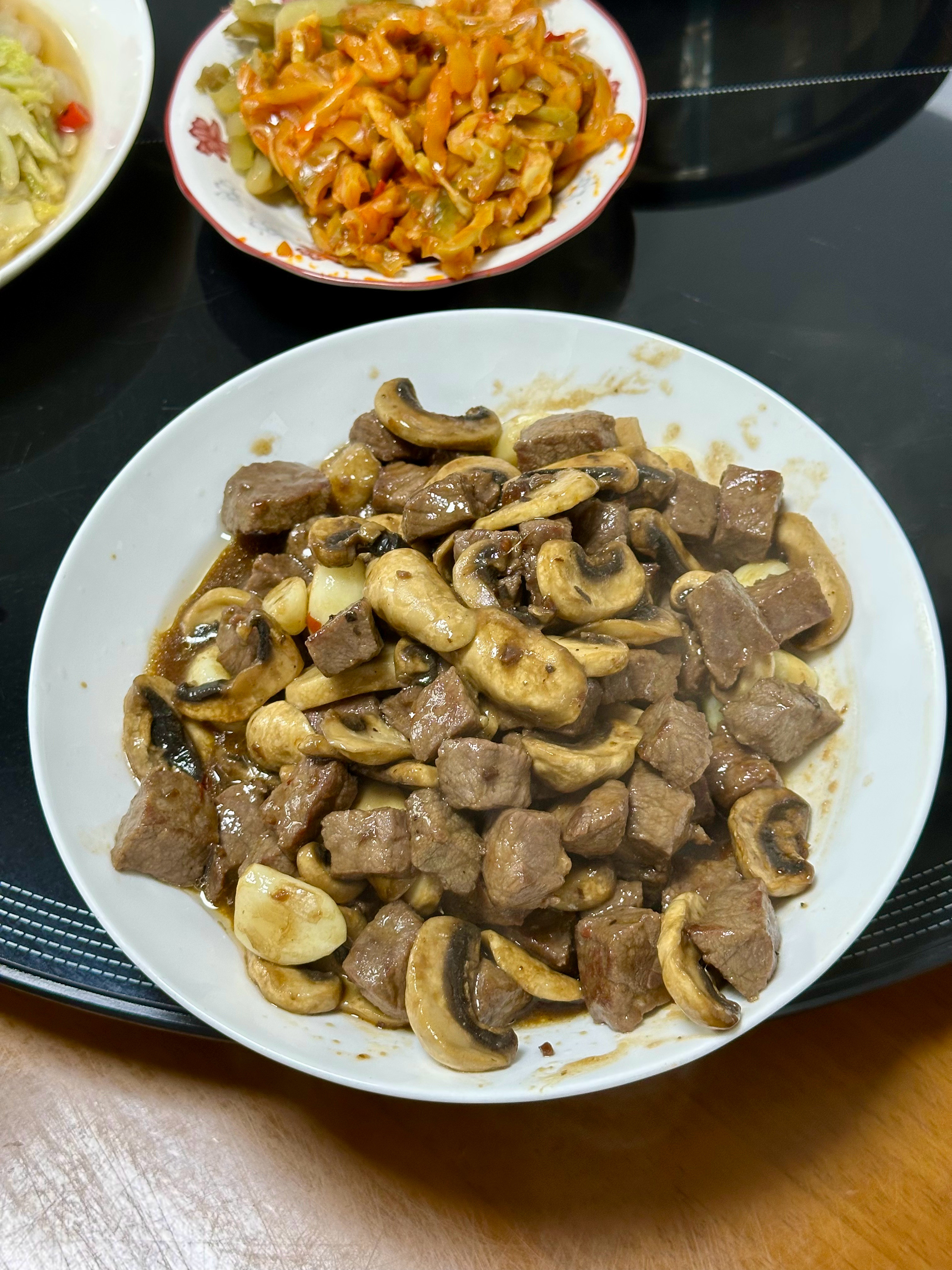 火爆牛肉、豆花牛肉，挺有嚼劲意味着抗饿成都