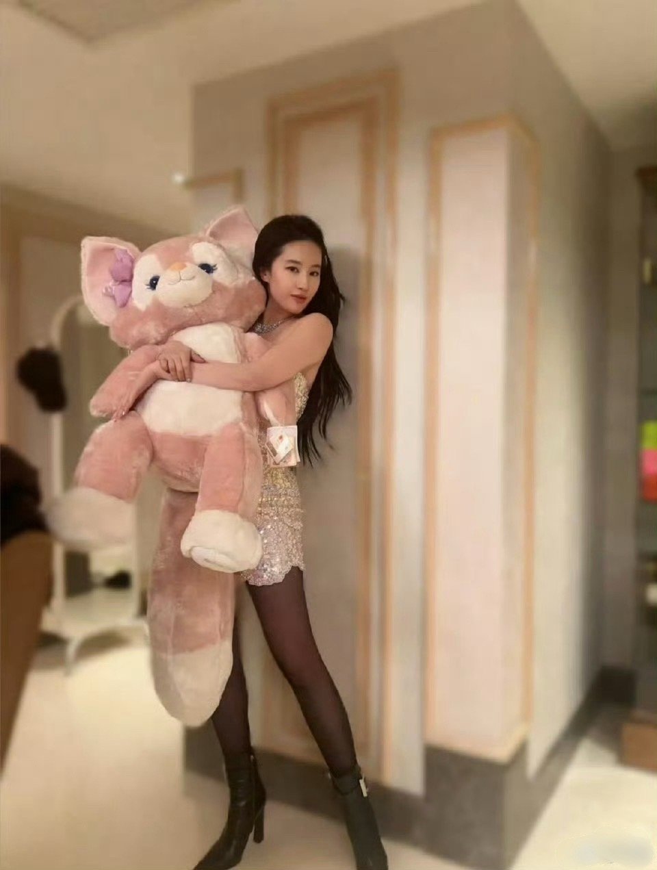 不愧是中国第一美女刘亦菲，谁能顶得住啊​​​