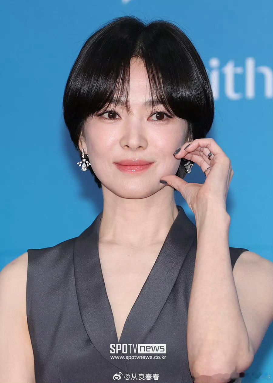 感觉她突然就变干巴了​​​