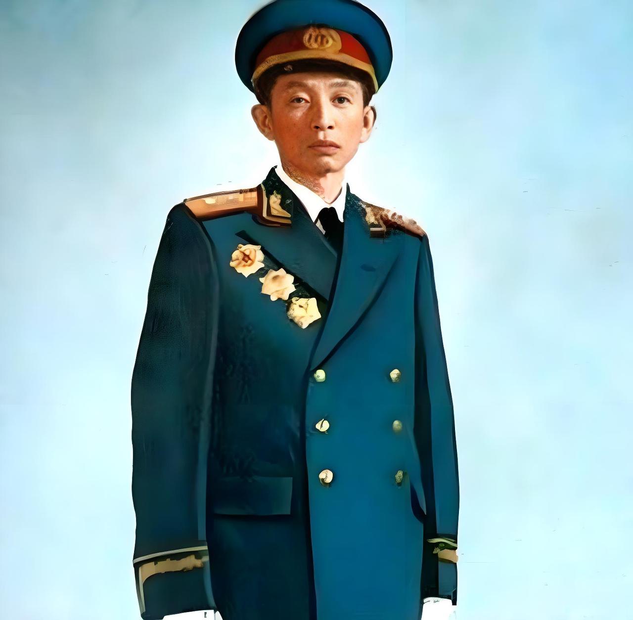 1979年秋天，时任武汉军区司令员的王必成回到湖北麻城老家。据公开资料记载，当地