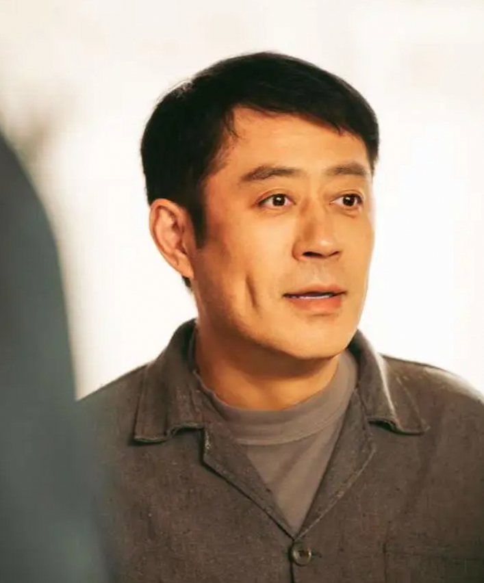 53岁刘钧未婚生女，9岁朵朵随母姓超像妈妈<em>兰玉</em>
