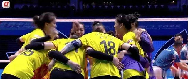 福建队3-1（29-27/20-25/25-18/29-27）天津队。天津女排最