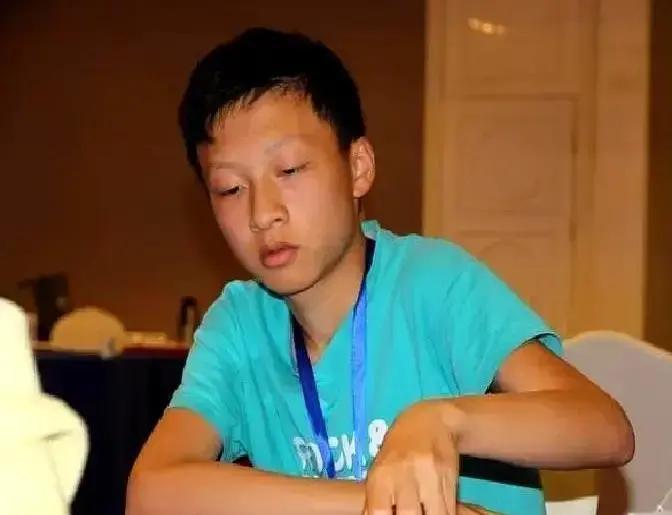 今年象棋个人赛，真是邪门。赛前那些被吹上天的夺冠热门，头号种子，一个都没进