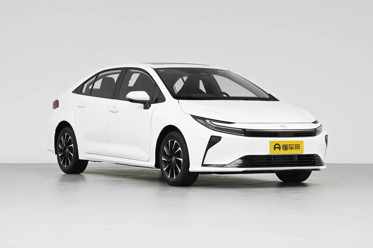 在我看来，新款丰田卡罗拉其实就是亚洲狮的改款车型，而亚洲狮之所以销量不好，主要原