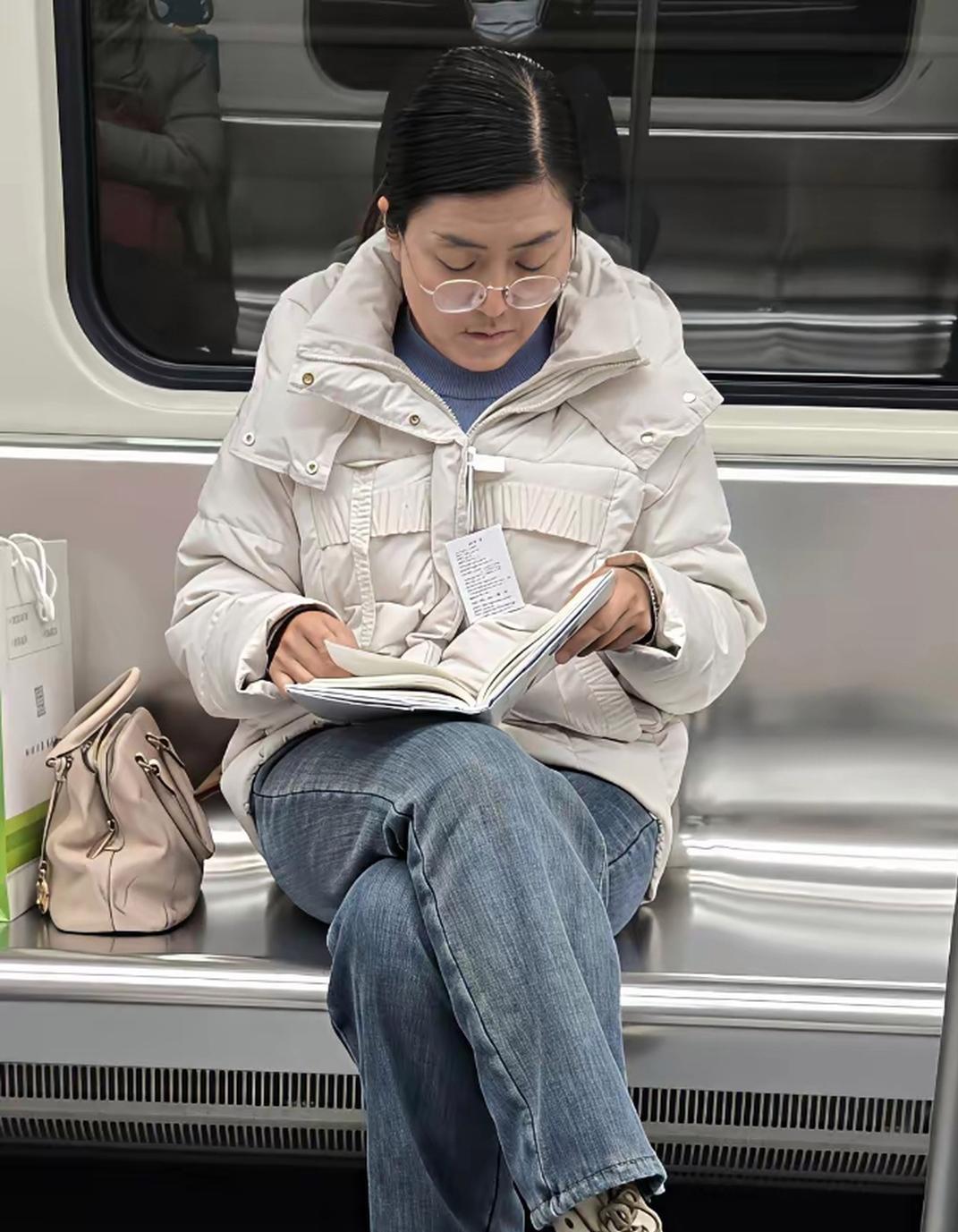 最讨厌这种人，怎么好意思穿出来