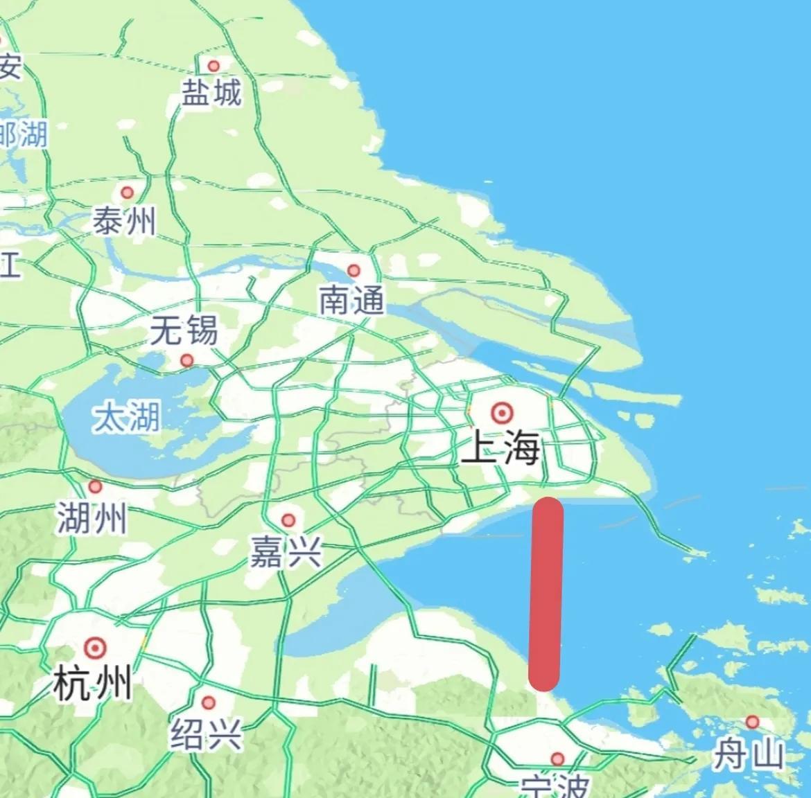 如果单单从地理位置来看，宁波的地理位置不输上海，甚至说比上海还要优越，上海的东面