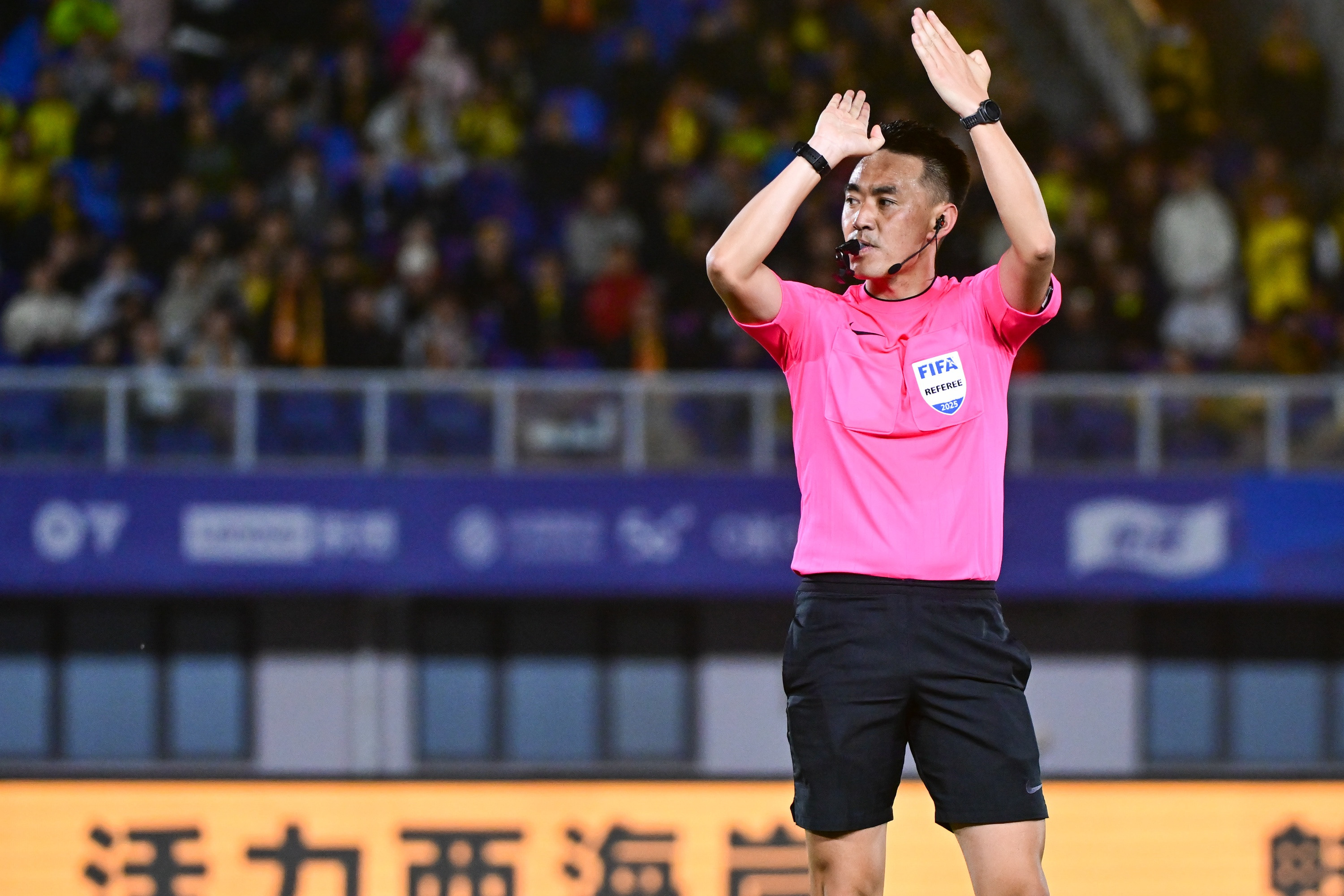 北青: 中国裁判员凭借良好的业务能力, 赢得了亚足联的充分认可