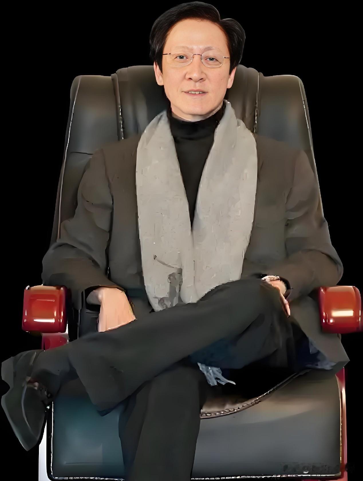 王晶说：向华胜与向华强完全不是一类人，他是一身功夫，真的敢打、能打，空手夺刀不在